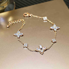 Four-Leaf Clover Zircon Flower Bracelet