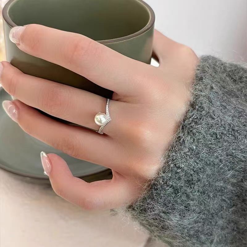 S925 Luna Pearl Ring