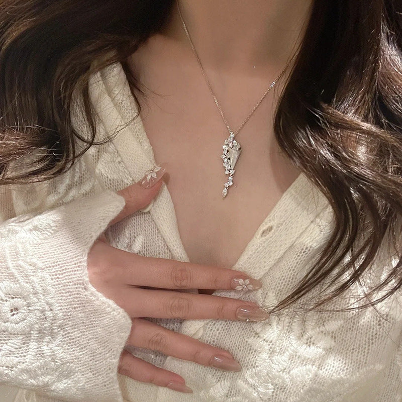 S925 Crystal Bouquet Necklace