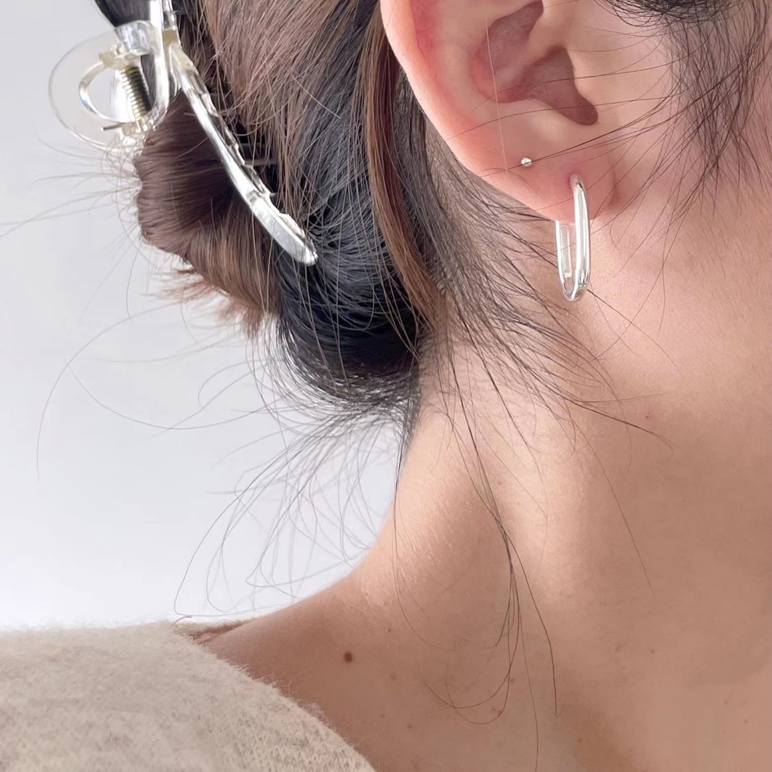 Luna Oval Hoop Earrings – S925 Sterling Silver Minimalist Oval Huggie Hoops